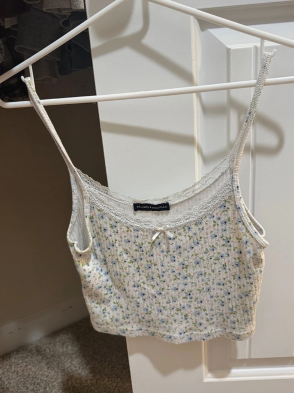 Brandy Melville White Floral Lace-Trim Cropped Camisole